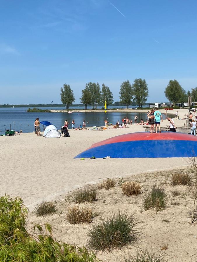 Luxe En Gezellig Chalet Aan Veluwemeer 4 Pers Hulshorst Exterior foto
